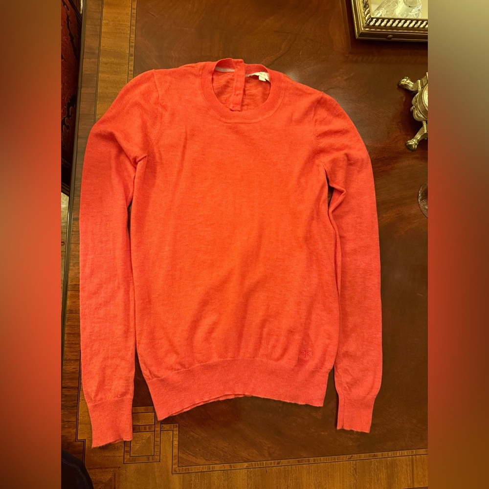 Tory Burch Iberia Button-Back
Cashmere Sweater XS red